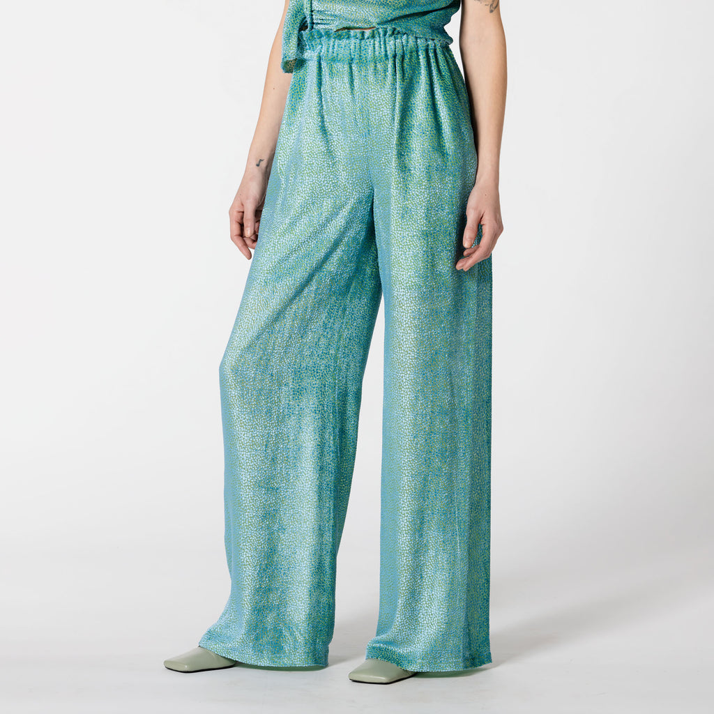 EDNA turquoise viscose palazzo trousers for evening walks on the beach Dorilou. 
EDNA is a genderless style, available in plus size and also designed for curvy figures.