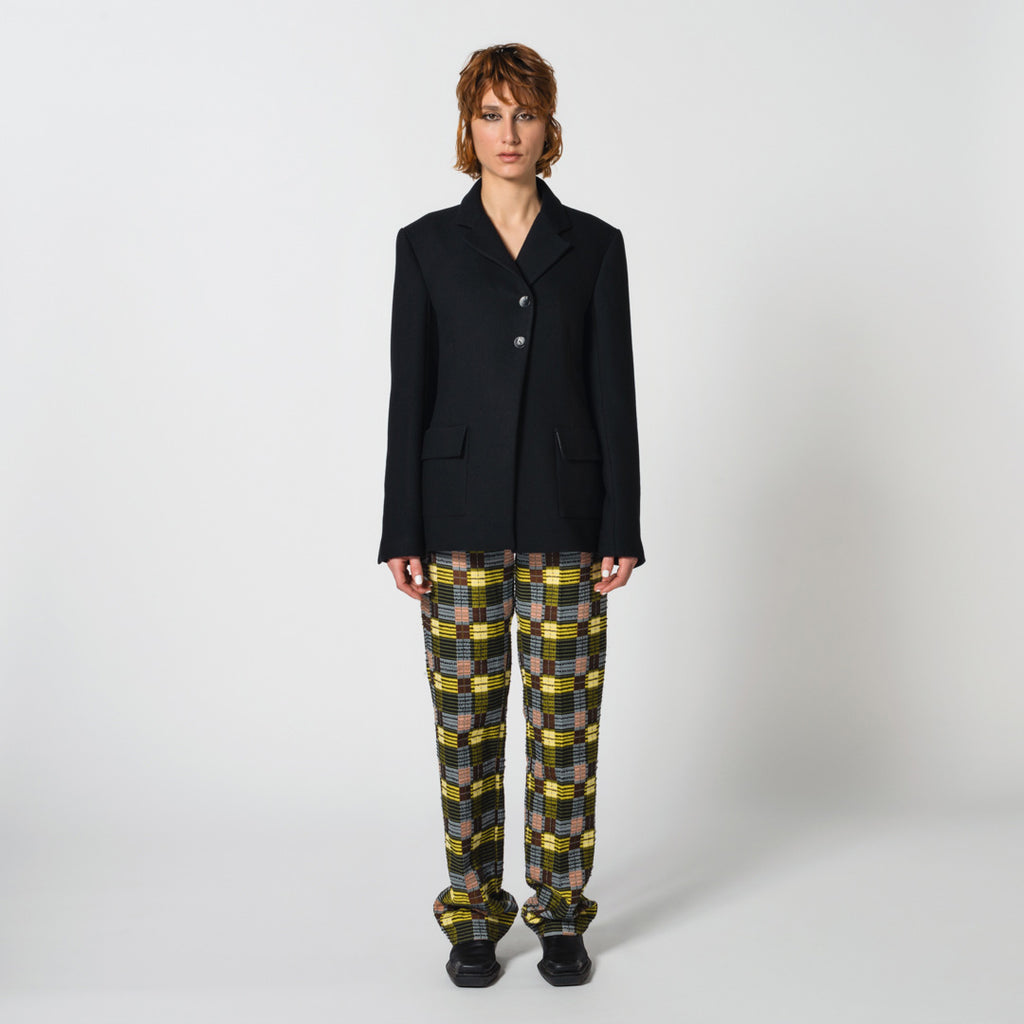 CLAUDE black virgin wool blazer jacket for a first job interview Dorilou
CLAUDE is a genderless style, available in plus size and also designed for curvy figures.