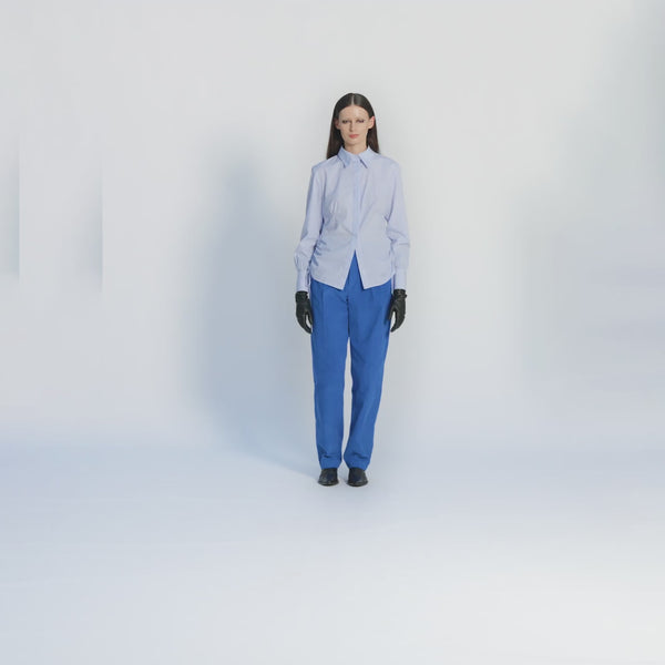 DAISY blue cotton double-pleat trousers for a classy but extra office outfit Dorilou
DAISY  is a genderless style, available in plus size and also designed for curvy figures.