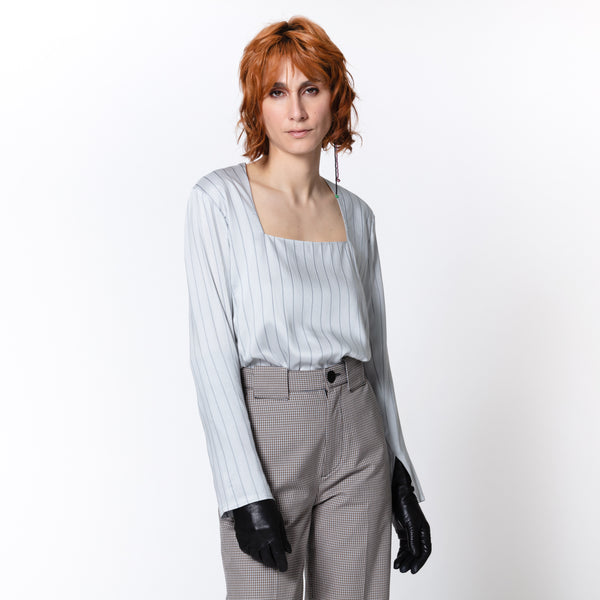 SUE grey viscose and silk square neck long sleeve blouse for business meetings Dorilou
Genderless, plus size, curvy