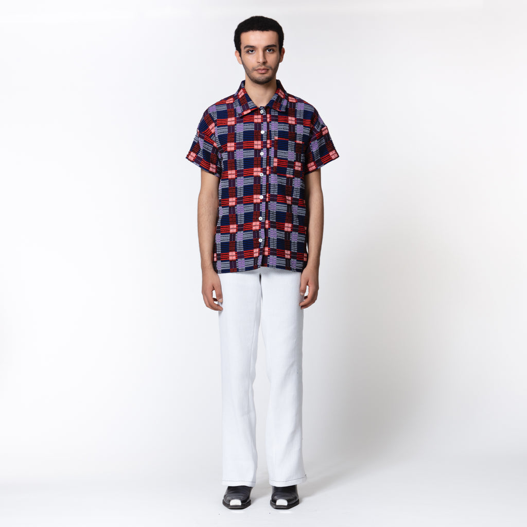 INGRID purple and orange jacquard camp shirt made of cotton and viscose for comfortable family dinners Dorilou.
INGRID is a genderless style, available in plus size and also designed for curvy figures.